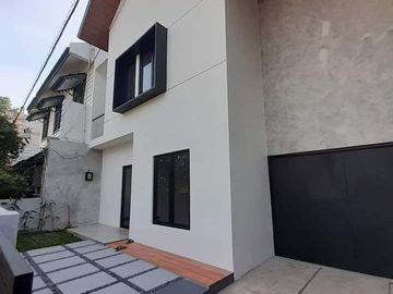 DIJUAL RUMAH KEKINIAN STRATEGIS DI KOMPLEK ARCAMANIK ENDAH KOTA BANDUNG