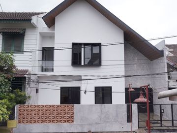 DIJUAL RUMAH KEKINIAN STRATEGIS DI KOMPLEK ARCAMANIK ENDAH KOTA BANDUNG