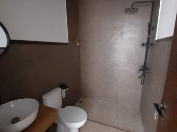 DIJUAL RUMAH KEKINIAN STRATEGIS DI KOMPLEK ARCAMANIK ENDAH KOTA BANDUNG