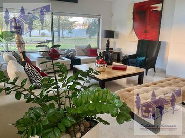 PARAISO COUNTRY CLUB CASA EN VENTA CON RECAMARA EN PLANTA BAJA