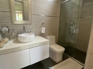 EXCLUSIVA CASA DE CAMPO CON PISCINA Y GRAN ÁREA SOCIAL EN FUNDO PASO CHICO, LURÍN