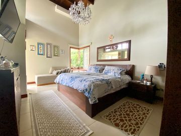 EXCLUSIVA CASA DE CAMPO CON PISCINA Y GRAN ÁREA SOCIAL EN FUNDO PASO CHICO, LURÍN
