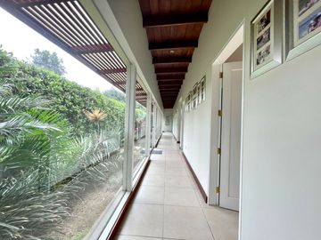 EXCLUSIVA CASA DE CAMPO CON PISCINA Y GRAN ÁREA SOCIAL EN FUNDO PASO CHICO, LURÍN