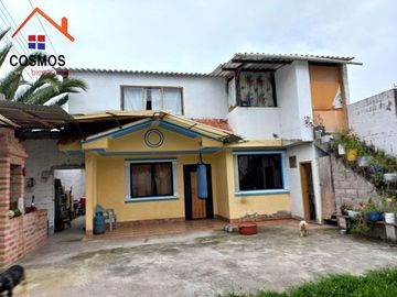 Casa con terreno de venta en Cotacachi