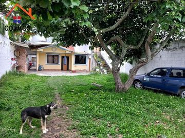 Casa con terreno de venta en Cotacachi