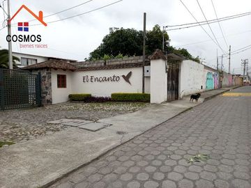 Casa con terreno de venta en Cotacachi