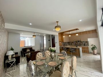CASA DE ESTRENO  EN VENTA URB. MIRAFLORES COUNTRY CLUB