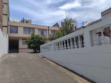 Casa 2 Apartamentos Independientes en la av. Maldonado en el sector Comercio