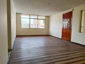 Casa 2 Apartamentos Independientes en la av. Maldonado en el sector Comercio