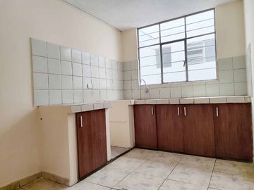 Casa 2 Apartamentos Independientes en la av. Maldonado en el sector Comercio