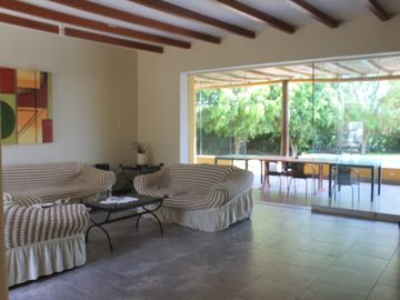 LINDA CASA DE CAMPO CON GRAN PISCINA  EN CONDOMINIO LA TOSCANA, CAÑETE