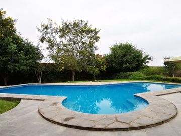 LINDA CASA DE CAMPO CON GRAN PISCINA  EN CONDOMINIO LA TOSCANA, CAÑETE