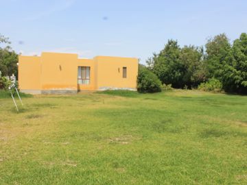 LINDA CASA DE CAMPO CON GRAN PISCINA  EN CONDOMINIO LA TOSCANA, CAÑETE