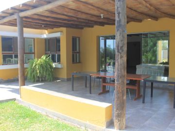 LINDA CASA DE CAMPO CON GRAN PISCINA  EN CONDOMINIO LA TOSCANA, CAÑETE