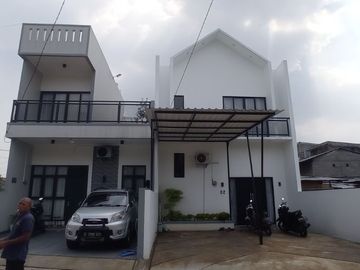 Dijual Rumah2 Lantai Murah Dekat Grand Galaxy Park Bekasi Selatan Nego