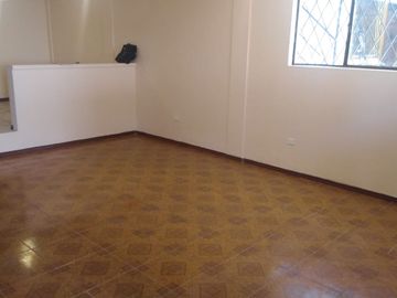 EN VENTA AMPLIO DEPARTAMENTO EN CHILLOGALLO SUR DE QUITO
