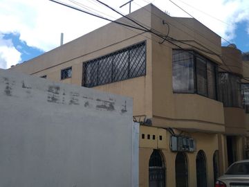 EN VENTA AMPLIO DEPARTAMENTO EN CHILLOGALLO SUR DE QUITO