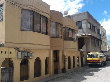 EN VENTA AMPLIO DEPARTAMENTO EN CHILLOGALLO SUR DE QUITO