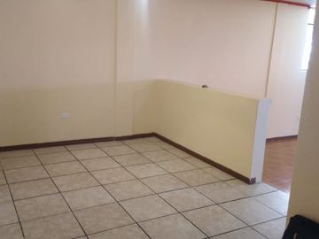EN VENTA AMPLIO DEPARTAMENTO EN CHILLOGALLO SUR DE QUITO
