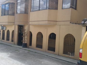 EN VENTA AMPLIO DEPARTAMENTO EN CHILLOGALLO SUR DE QUITO