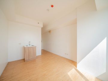 PRE-SELLING CONDO NEAR UNIVERSITY BELT,NO SPOT DOWN!GET YOUR OWN NOW