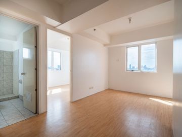 PRE-SELLING CONDO NEAR UNIVERSITY BELT,NO SPOT DOWN!GET YOUR OWN NOW