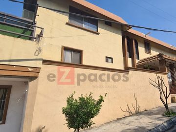 Casa en Venta Cumbres 4to Sector a Una Cuadra de Av Leones, Monterrey, NL