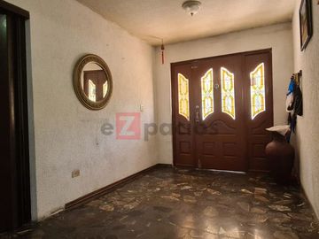 Casa en Venta Cumbres 4to Sector a Una Cuadra de Av Leones, Monterrey, NL