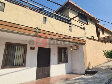 Casa en Venta Cumbres 4to Sector a Una Cuadra de Av Leones, Monterrey, NL