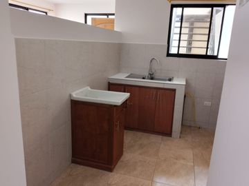 VENDO CASA RENTERA SECTOR POMASQUI DE 452,88 M2
