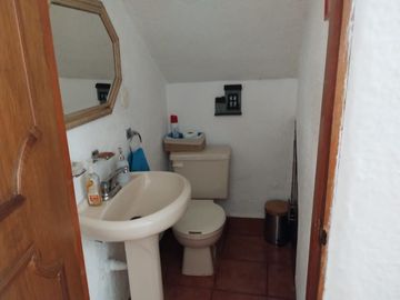 Venta De Casa Con Alberca Y Muy Bien Ubicada En Delicias, Cuernavaca