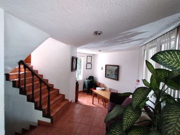 Venta De Casa Con Alberca Y Muy Bien Ubicada En Delicias, Cuernavaca
