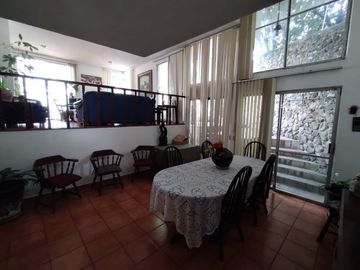 Venta De Casa Con Alberca Y Muy Bien Ubicada En Delicias, Cuernavaca