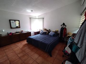 Venta De Casa Con Alberca Y Muy Bien Ubicada En Delicias, Cuernavaca