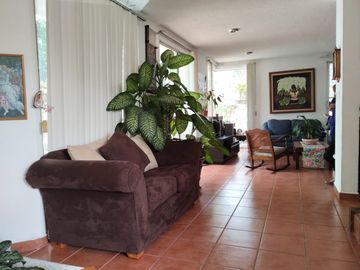 Venta De Casa Con Alberca Y Muy Bien Ubicada En Delicias, Cuernavaca