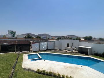 Casa en condominio con alberca en Xochitepec Morelos