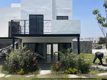 Casa en condominio con alberca en Xochitepec Morelos