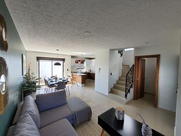 VENTA DE CASA EN EXCELENTE LUGAR AL SUR DE PACHUCA CON DESCUENTO