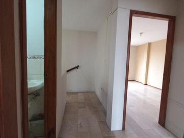 VENTA DE LINDA Y ACOGEDORA  CASA DE 2 PISOS EN URBANIZACION SAN FELIPE NORTE DE GUAYAQUIL
