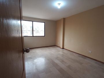 VENTA DE LINDA Y ACOGEDORA  CASA DE 2 PISOS EN URBANIZACION SAN FELIPE NORTE DE GUAYAQUIL