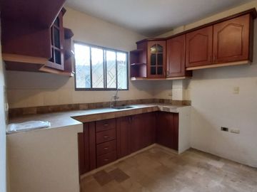 VENTA DE LINDA Y ACOGEDORA  CASA DE 2 PISOS EN URBANIZACION SAN FELIPE NORTE DE GUAYAQUIL