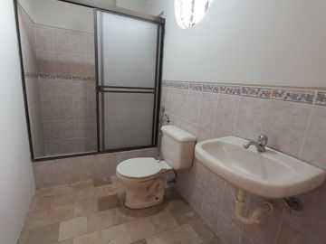 VENTA DE LINDA Y ACOGEDORA  CASA DE 2 PISOS EN URBANIZACION SAN FELIPE NORTE DE GUAYAQUIL