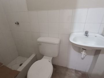 VENTA DE LINDA Y ACOGEDORA  CASA DE 2 PISOS EN URBANIZACION SAN FELIPE NORTE DE GUAYAQUIL