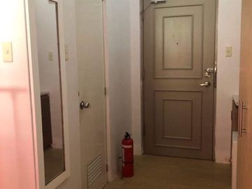 Rush Sale: Furnished Studio Unit at Studio One Alabang - Cyberzone Northgate Park