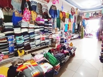En Venta Casa Comercial en la mejor zona turística de Cuenca solo a 5 pasos del mirador de Turi