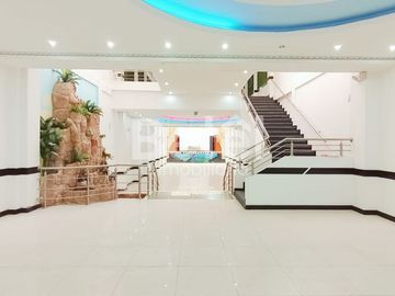 En Venta Casa Comercial en la mejor zona turística de Cuenca solo a 5 pasos del mirador de Turi