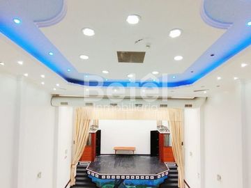 En Venta Casa Comercial en la mejor zona turística de Cuenca solo a 5 pasos del mirador de Turi