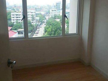 Condominium in manila two bedroom rent to own near Unilever Honda Toyota otis manila skate park peninsula garden midtown homes peninsula garden rent t