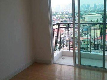 Condominium in manila two bedroom rent to own near Unilever Honda Toyota otis manila skate park peninsula garden midtown homes peninsula garden rent t