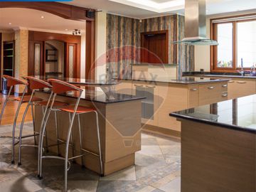 EN VENTA CASA DE LUJO VIA IMBAYA